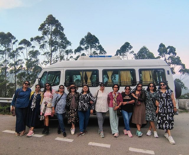 Kerala tour package with Munnar tea gardens, Alleppey houseboat and scenic backwaters by Arpita Tours and Travel